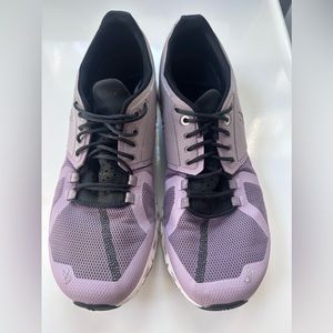 On Cloud Women’s running shoe Sz 10